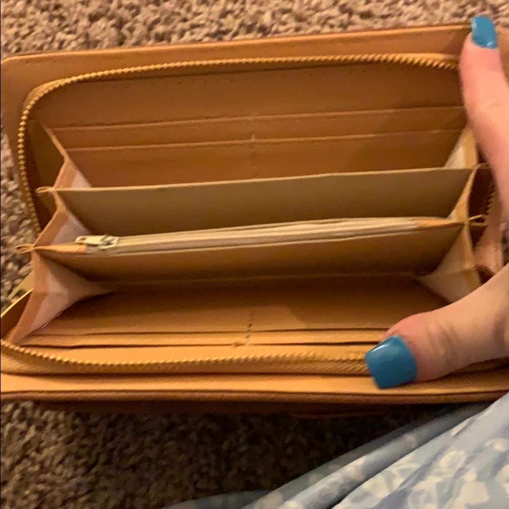 Wallet - Picture 4 of 4